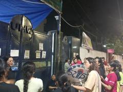 
      
      Delhi: Midnight sit-in at DU hostel over eviction allegations
      
      