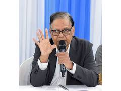 
      
      Chairman Finance Commission to RBI: Rs 100/$ just a number
      
      