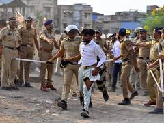 
      
      19 arrested in Bandra stone-pelting incident
      
      