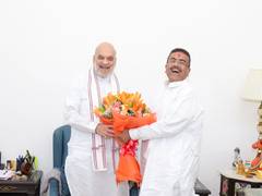 
      
      Amit Shah meets West Bengal CM Suvendu Adhikari
      
      