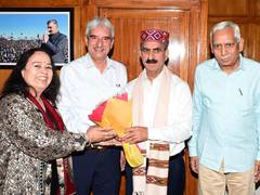 
      
      Himachal CM releases Bazaar novel
      
      