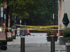 
    White House shooting suspect dies in hospital
    