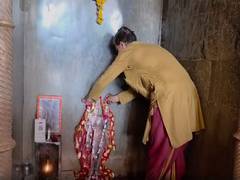 
      
      Devotees offer prayers at Bhojshala Complex
      
      