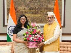 
      
      BJP's Swati Maliwal meets Vice President CP Radhakrishnan
      
      