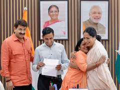 
      
      Delhi CM resolves 2018 power issue, 36 Harsh Vihar families get e
      
      