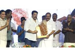 
      
      Keralam: Actor Mohanlal felicitates CM VD Satheesan in Kochi
      
      