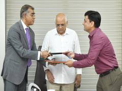 
      
      Gujarat and Meta Sign an important MoU in Gandhinag
      
      