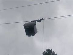 
      
      Indian Army leads rescue as Gulmarg Gondola cabins stuck
      
      