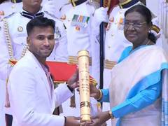 
      
      Paralympic gold medallist Praveen Kumar honoured with Padma Shri
      
      