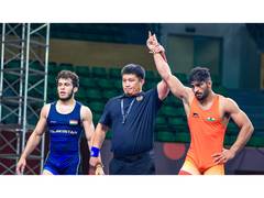 
      
      Kumar Mohit and Chandermohan strike gold 
      
      