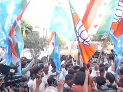 
      
      Clashes erupt between BJYM, NSUI workers during NEET-UG protest
      
      