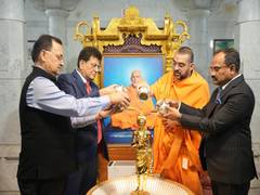 
    Canada: Piyush Goyal offers prayers at BAPS Swaminarayan Temple
    