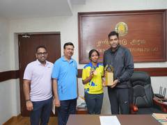 
      
      TN Sports Minister gives Rs 10 lakh aid to chess GM R Vaishali
      
      