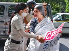 
      
      CPI(M) stage protests at ED headquarters in Delhi
      
      