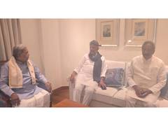 
      
      Siddaramaiah-DK Shivakumar conduct high-level meeting
      
      