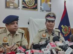 
      
      21 arrested, 500 rounded up under Delhi Police's Op Shastra
      
      