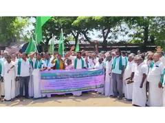 
      
      Tamil Nadu: Farmers protest in Nagapattinam
      
      