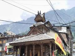 
      
      Weekend rush boosts tourism in Manali 
      
      