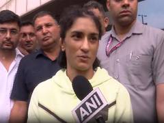 
      
      Vinesh alleges unfairness in Asian Games trials after SF loss
      
      