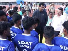 
      
      TN:Arjuna reviews sports facilities at Coimbatore's Nehru stadium
      
      