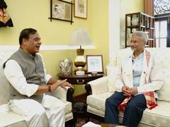 
      
      Assam CM meets EAM Jaishankar, discusses Act East Policy
      
      