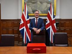 
      
      UK Trade Secretary in Delhi to push for early implementation of l
      
      