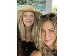 
      
      Jennifer Aniston, Lisa Kudrow share their views about AI 
      
      