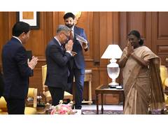 
      
      Laos Deputy PM Phomvihane calls on President Murmu
      
      