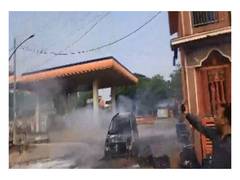 
      
      Bihar: Car catches fire at petrol pump in Jehanabad
      
      