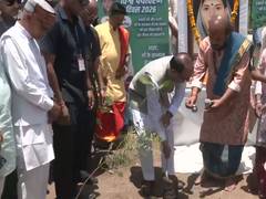 
      
      Shivraj Singh Chouhan plants saplings on World Environment Day
      
      