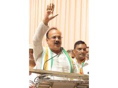 
      
      Maharashtra Congress expelled 2 legislative council candidates
      
      