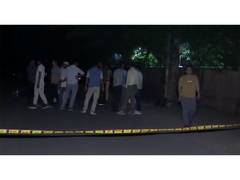 
      
      Fight between Delhi Police, miscreants in Pushp Vihar area
      
      