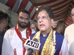 
      
      Piyush Goyal attends Vaishnav Samaj event at Kora Kendra in Boriv
      
      