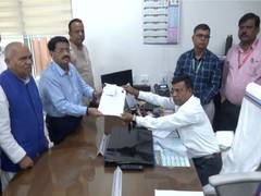 
      
      Parimal Nathwani files nomination for RS polls from Jharkhand
      
      