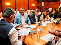 
      
      Japanese delegation discusses future-ready urban development
      
      