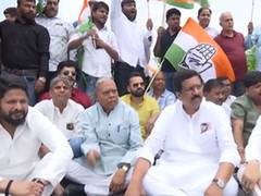 
      
      Jharkhand: Congress protests against Parimal Nathwani's nominatio
      
      