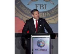 
      
       FBI links 
