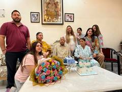 
      
      Bihar CM Samrat Choudhary extends birthday greeting to Lalu Yadav
      
      