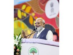 
      
      TMC MP Shatrughan Sinha extends wishes to PM Modi on 12 years
      
      