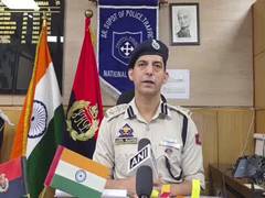 
      
      J-K: NH44 traffic suspended for 3 days ahead of Amarnath Yatra
      
      
