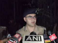 
      
      UP: Stone thrown at Shatabdi Express near Firozabad
      
      