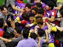 
      
      FIFA World Cup: South Korea beat Czech Republic 2-1
      
      