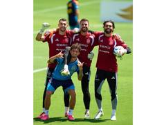
      
      David Raya welcomes Spain goalkeeping battle
      
      