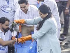 
      
      Yamuna cleanup drive held across 28 Delhi Ghats
      
      