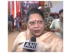 
      
      Rebel Mala Roy after 20 TMC Lok Sabha MPs merge with NCPI
      
      