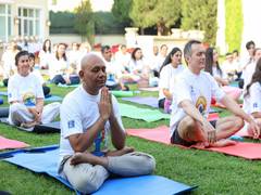 
    Indian Embassy in Baku organises special yoga session 
    