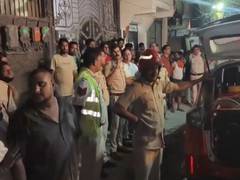 
      
      Delhi: Fire breaks out at house in Khanpur Raju Park
      
      