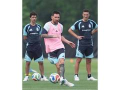 
      
      Argentina coach not taking Algeria lightly ahead of WC opener
      
      