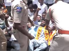 
      
      ABVP activists stage protest in Hyderabad against high private sc
      
      