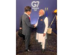 
      
      India-South Korea eye expanding ties
      
      